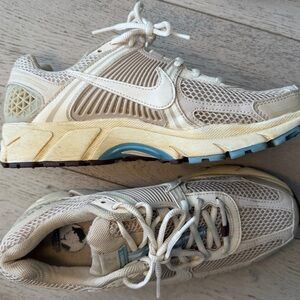 Nike Women's Cream and Tan Athletic Shoes